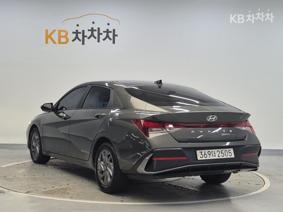 Hyundai Avante — фото 2