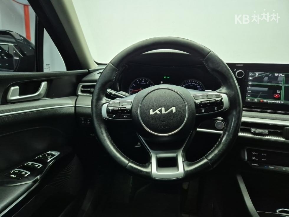 Kia K5 — miniaturë 9