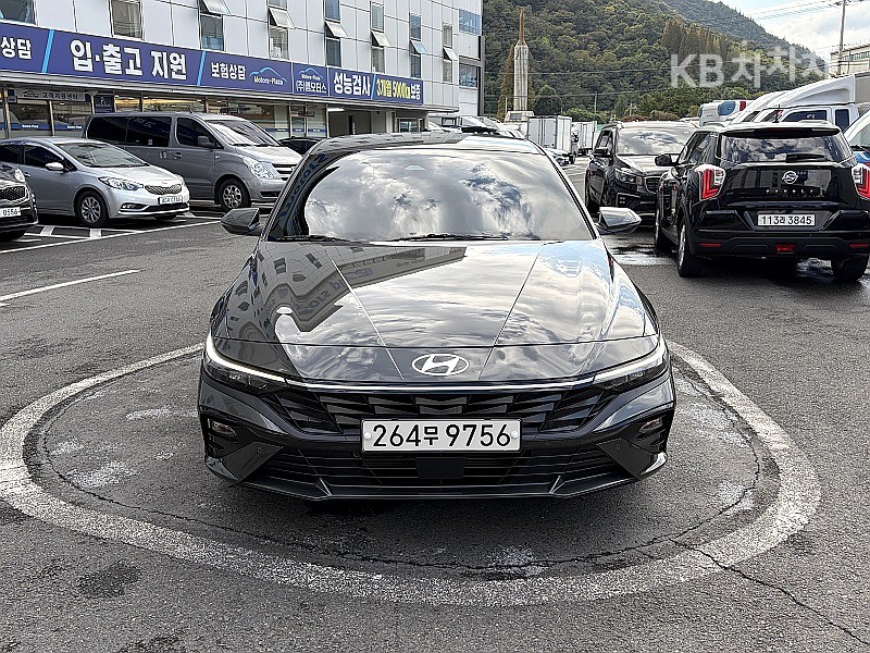 Hyundai Avante — фото 1