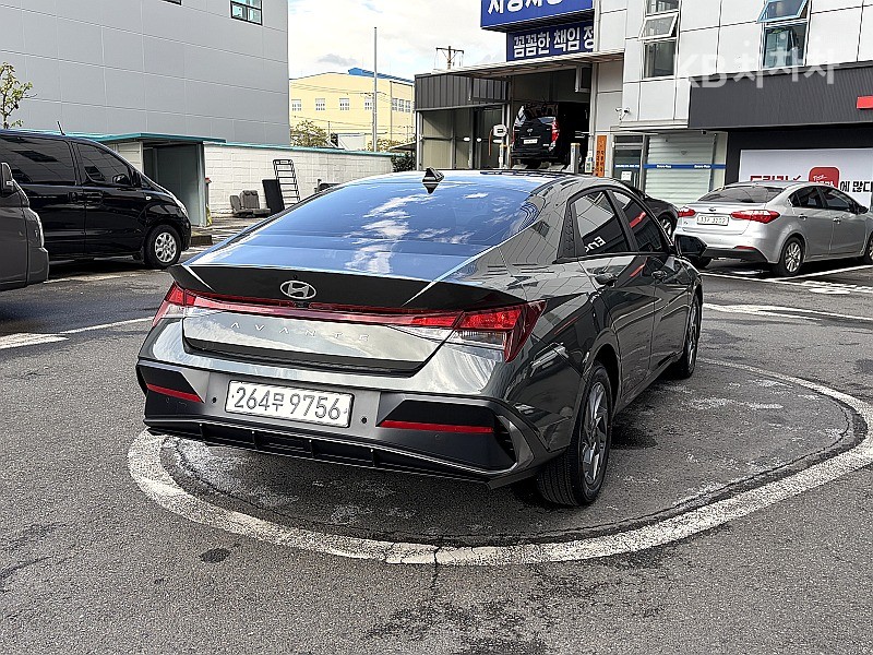 Hyundai Avante — фото 4