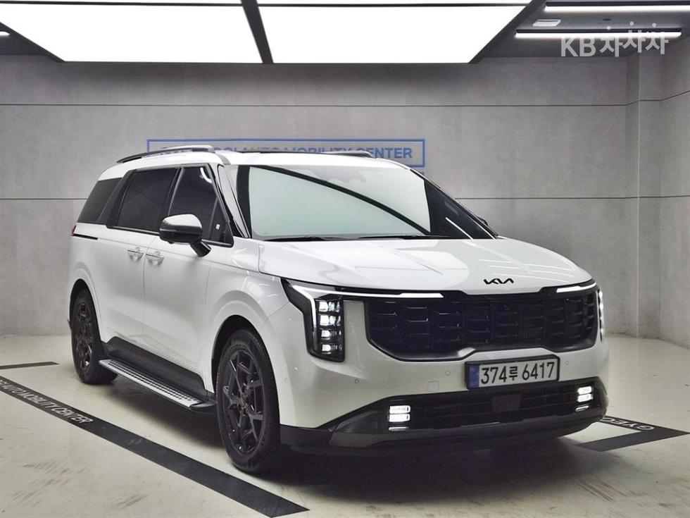 Kia Carnival X-Line — фото 1
