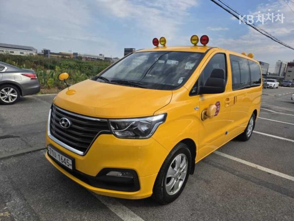 Hyundai Starex — фото 1