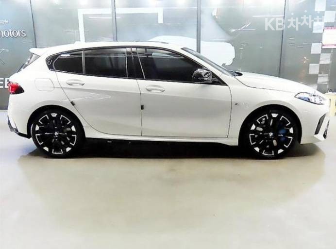 BMW 1 Series BASE MODEL — фото 3