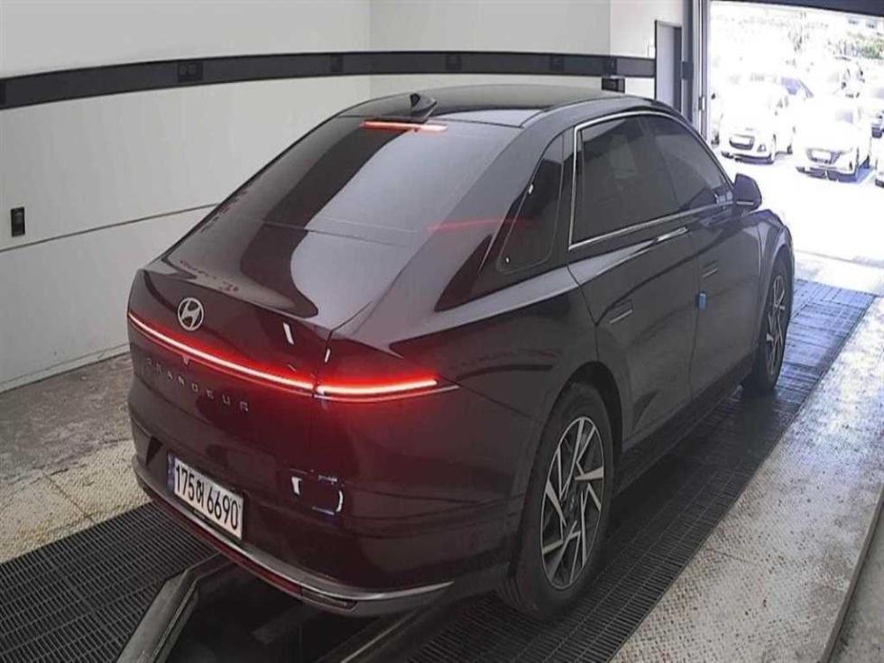 Hyundai Grandeur Premium — фото 2
