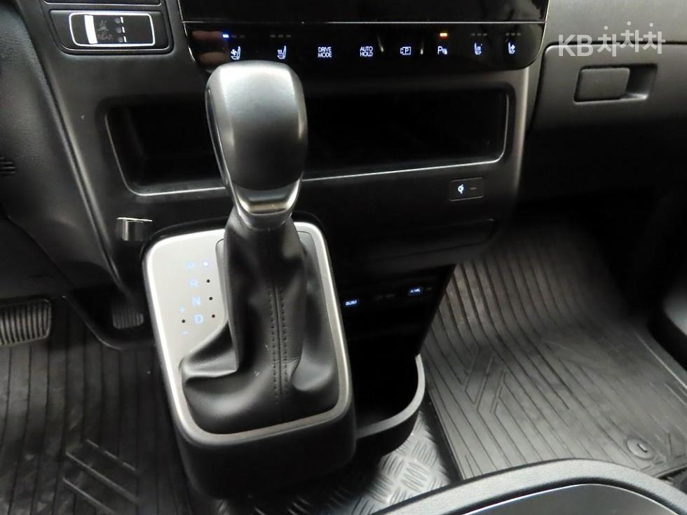 Hyundai Staria — miniaturë 10