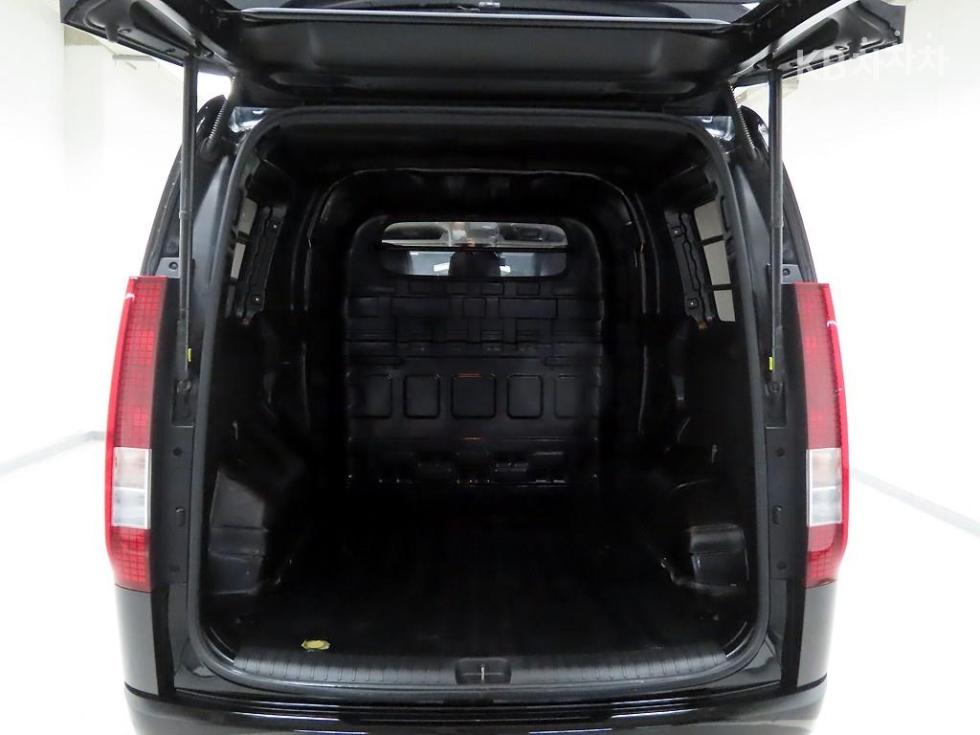 Hyundai Staria — miniaturë 16