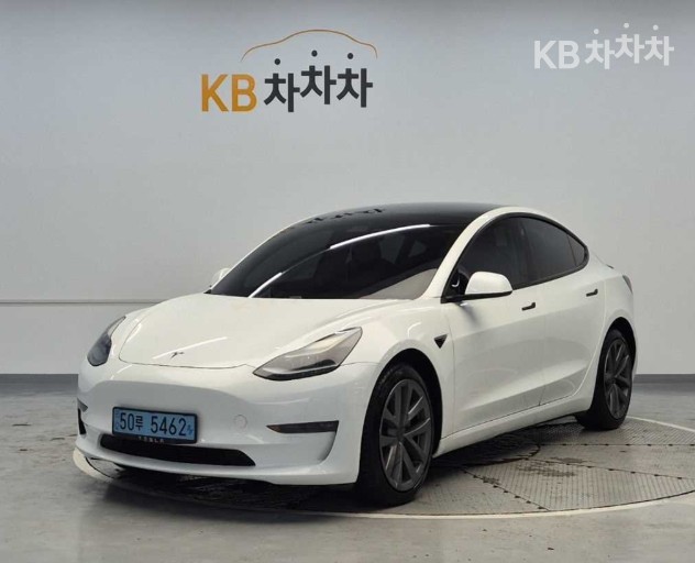 Tesla Model 3 — фото 1