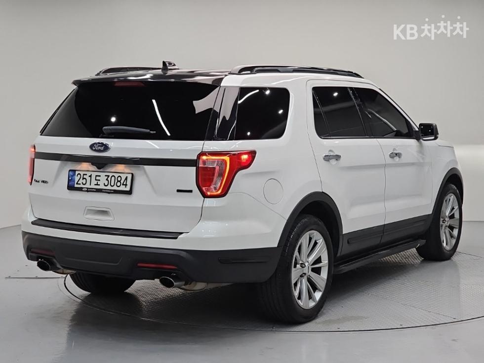 Ford Explorer Limited — фото 4