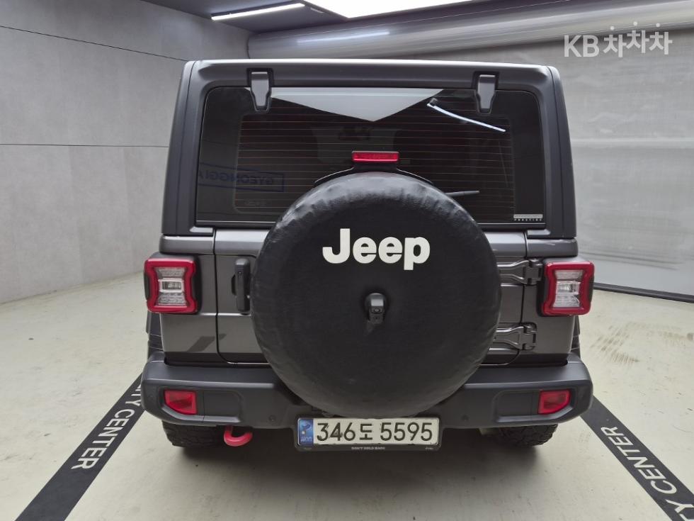 Jeep Wrangler BASE MODEL — фото 3
