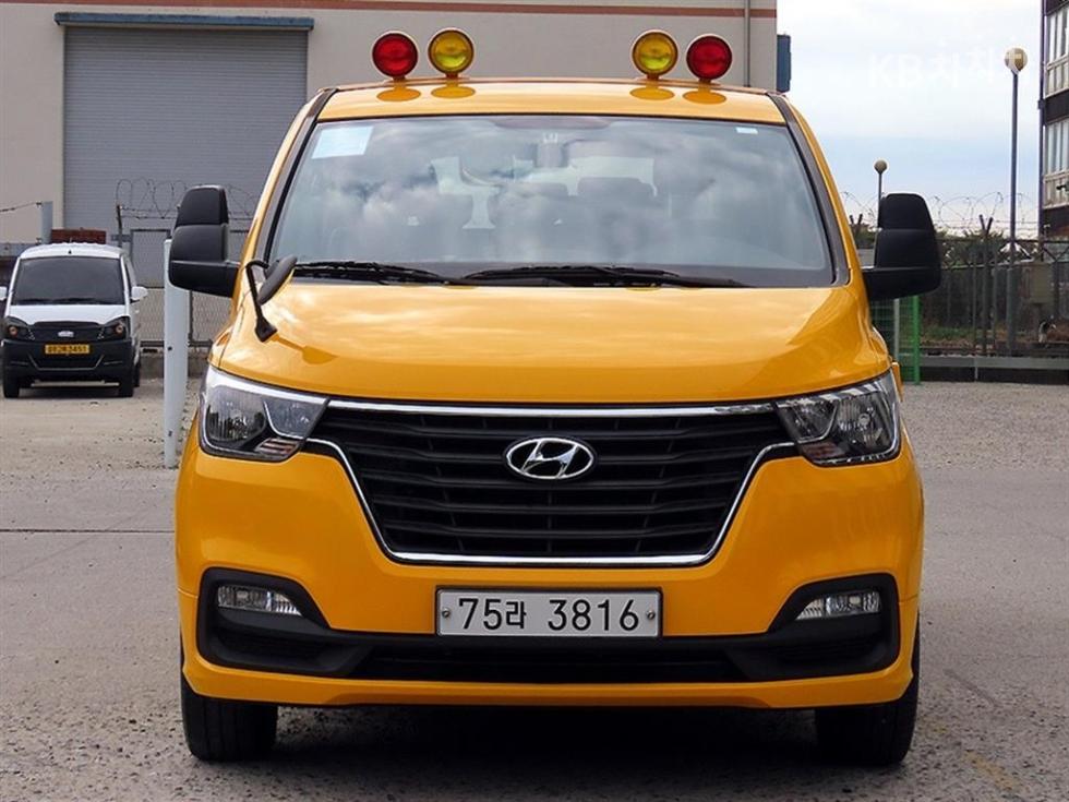 Hyundai Starex — фото 1