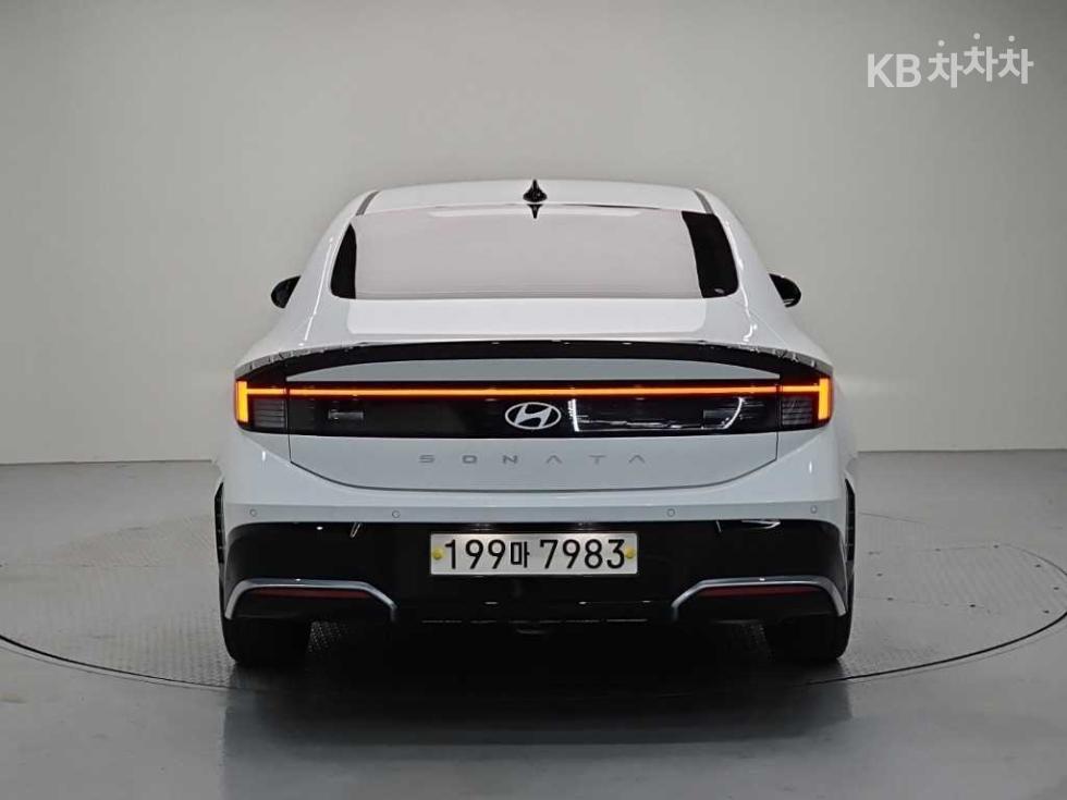 Hyundai Sonata BASE MODEL — фото 3