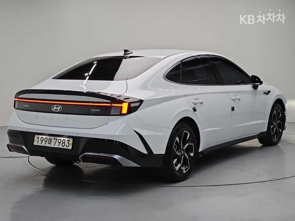 Hyundai Sonata BASE MODEL — фото 4