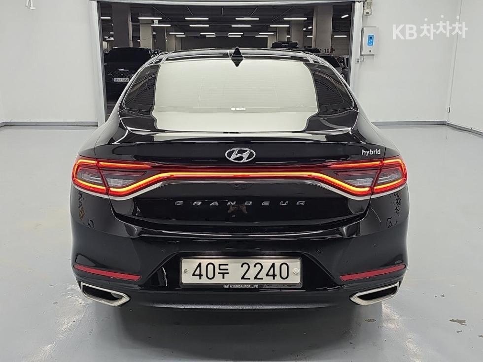 Hyundai Grandeur BASE MODEL — фото 3