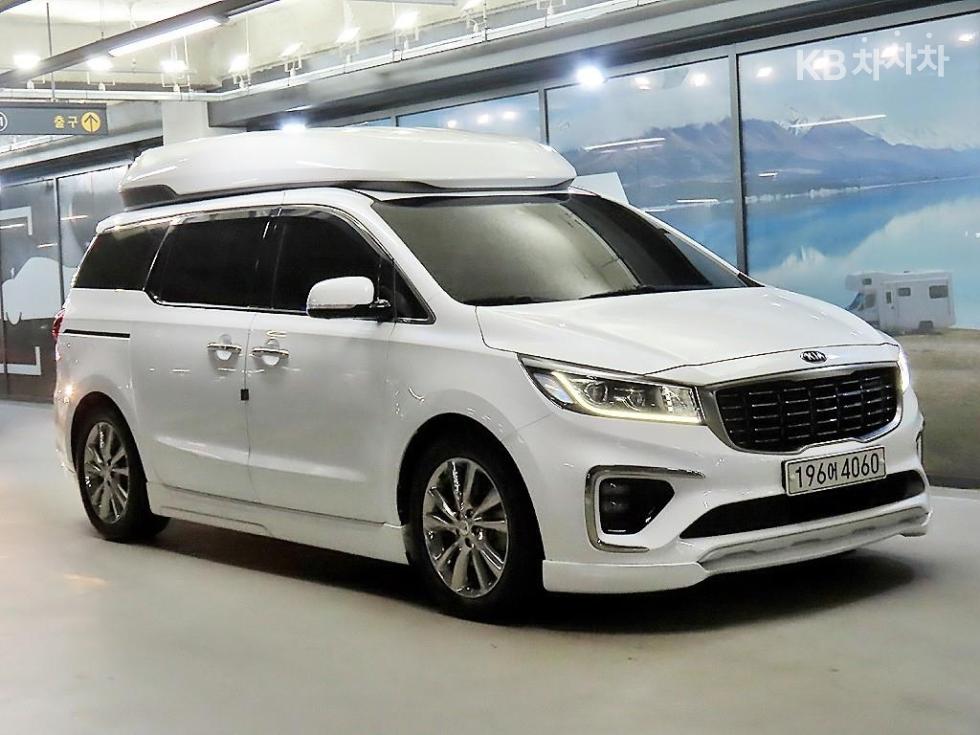Kia Carnival Noblesse Special — фото 1