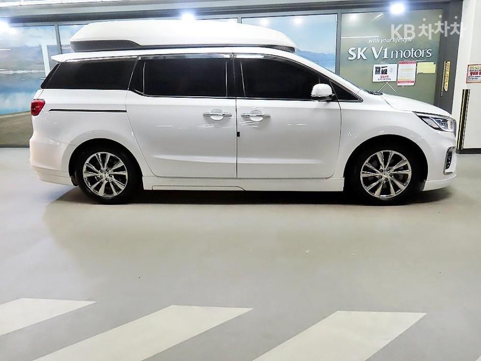 Kia Carnival Noblesse Special — фото 3