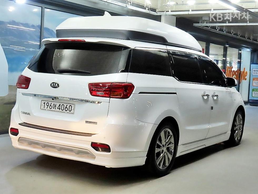 Kia Carnival Noblesse Special — фото 4