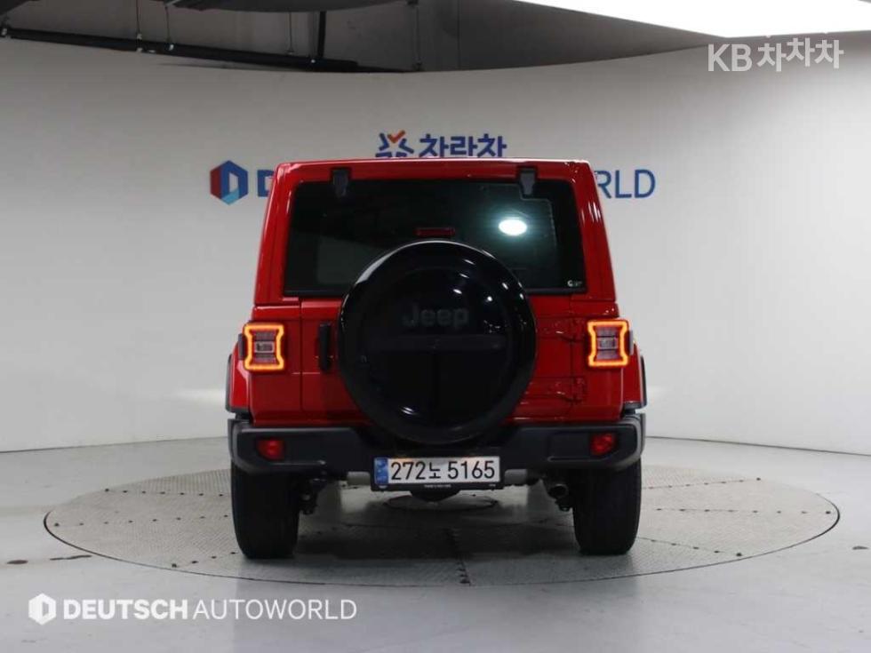Jeep Wrangler BASE MODEL — фото 4