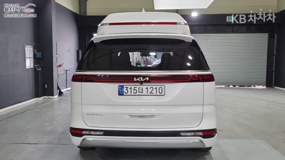 Kia Carnival SIGNATURE — фото 4