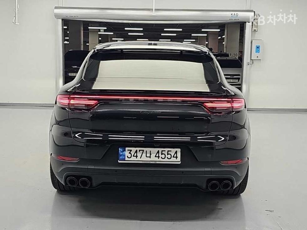 Porsche Cayenne BASE MODEL — фото 3