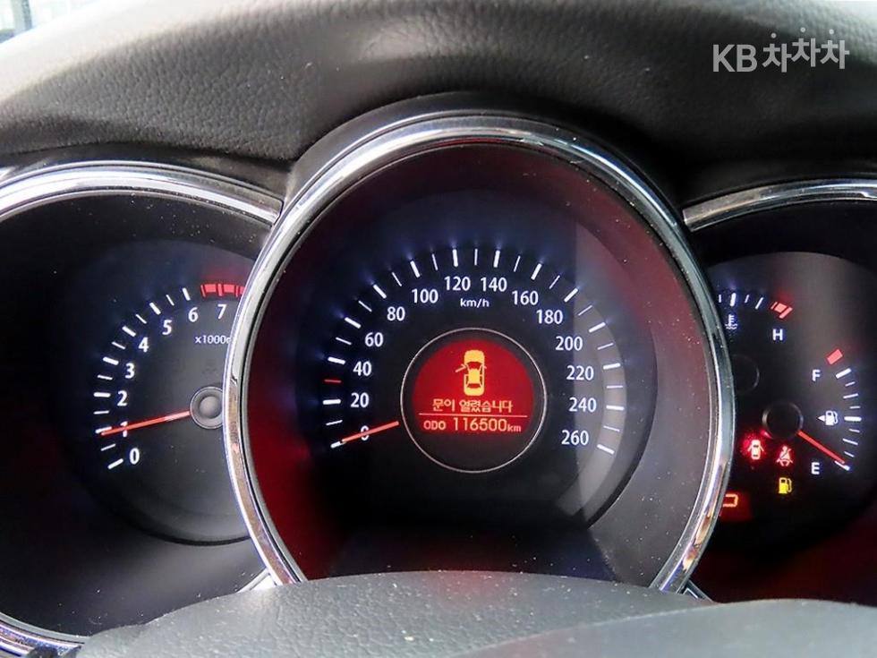 Kia K5 — miniaturë 8