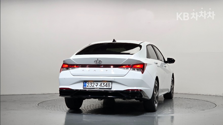 Hyundai Avante — фото 4