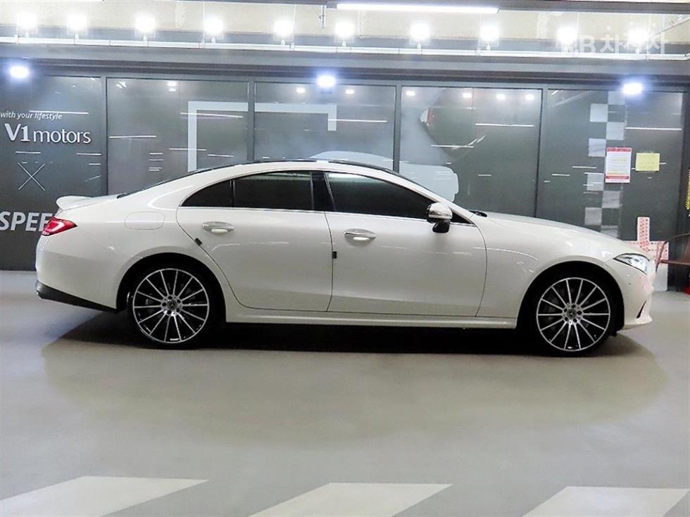 Mercedes-Benz CLS-Class BASE MODEL — фото 3