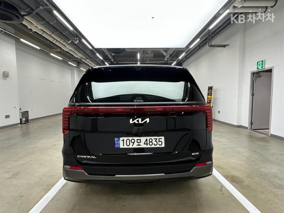 Kia Carnival SIGNATURE — фото 3