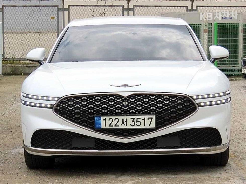 Genesis G90 BASE MODEL — фото 1