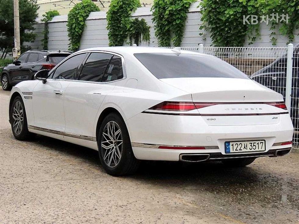 Genesis G90 BASE MODEL — фото 3