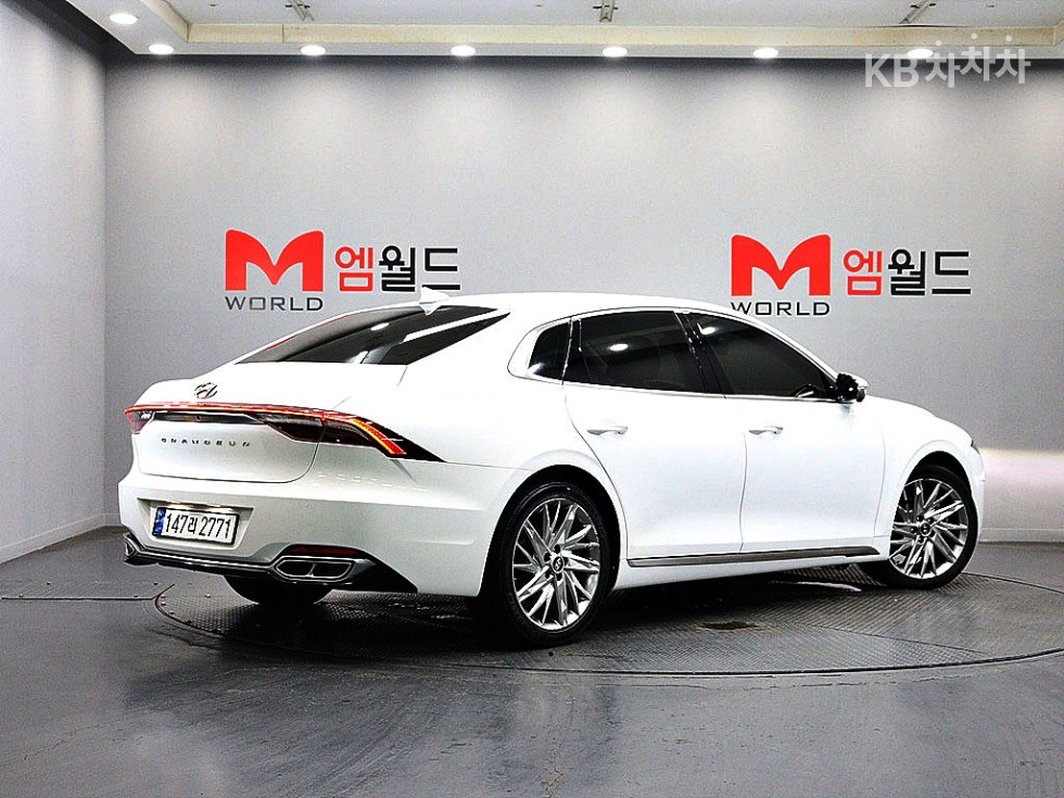 Hyundai Grandeur CALLIGRAPHY — фото 3