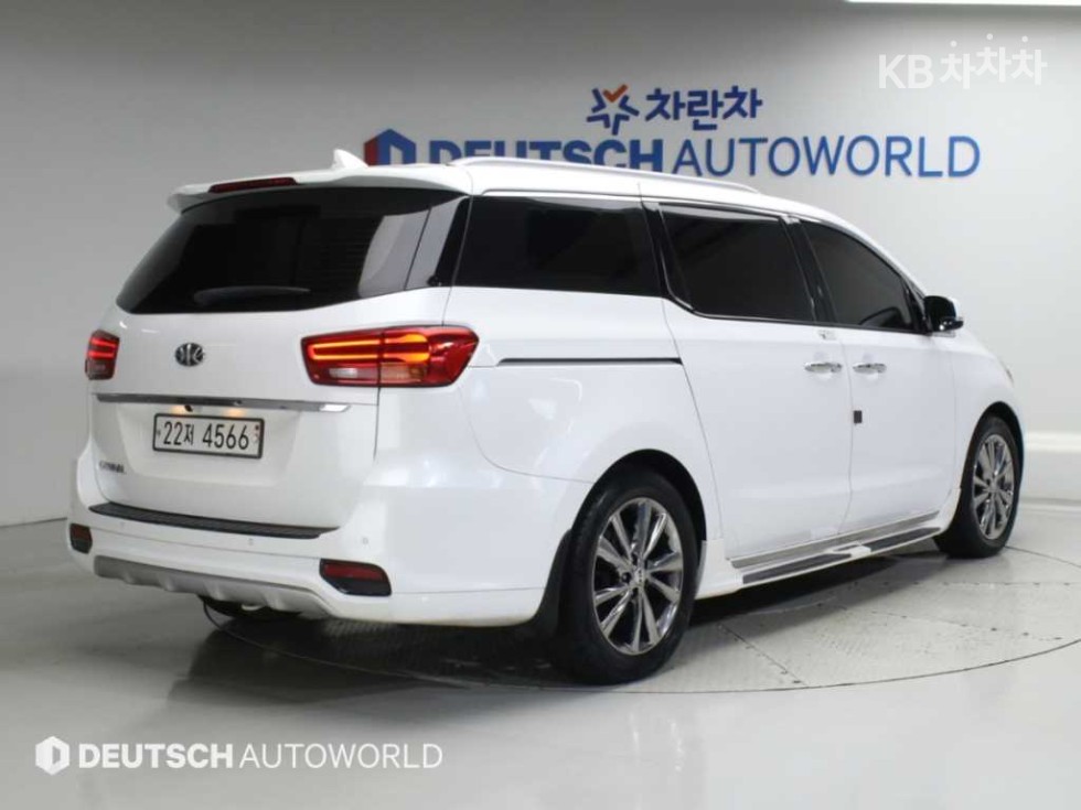 Kia Carnival PRESTIGE — фото 2