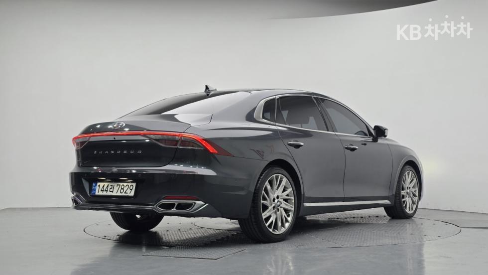Hyundai Grandeur CALLIGRAPHY — фото 2