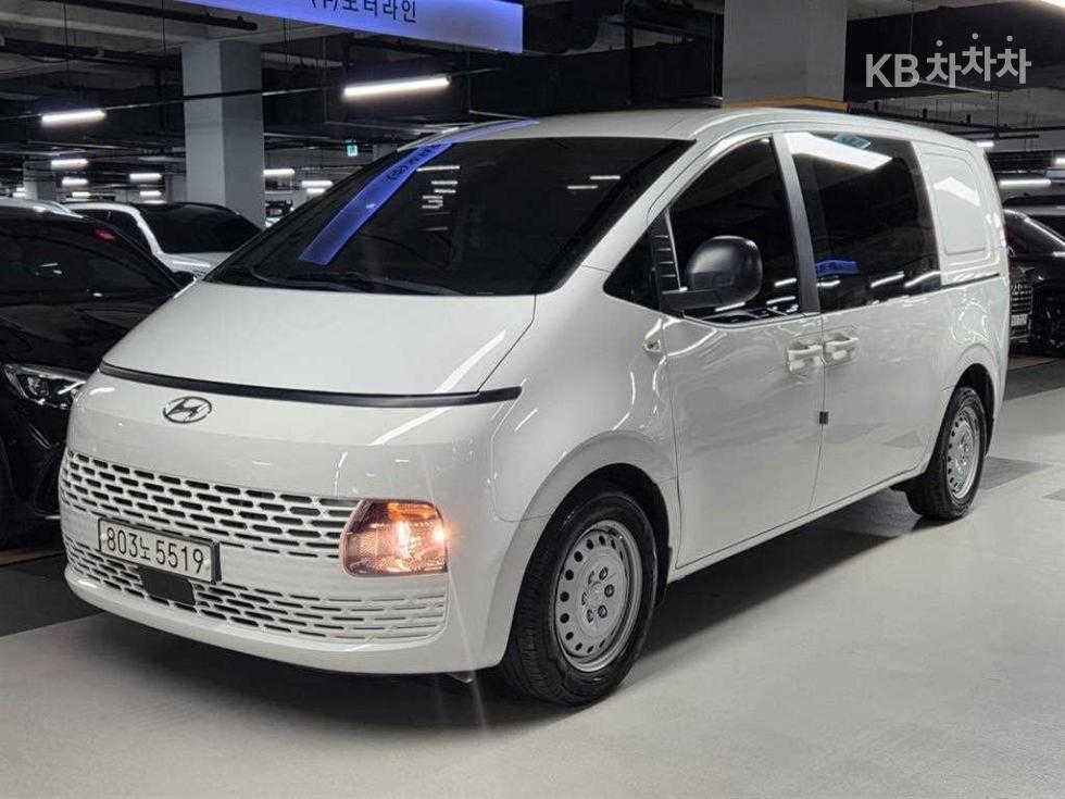 Hyundai Staria Smart — фото 1