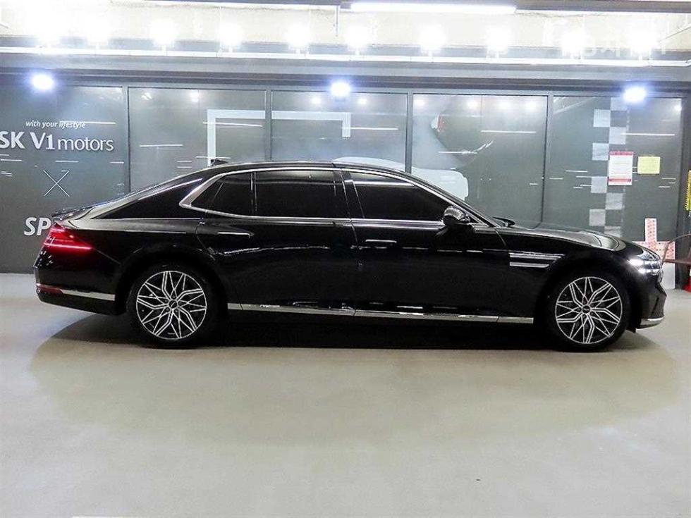 Genesis G90 BASE MODEL — фото 3
