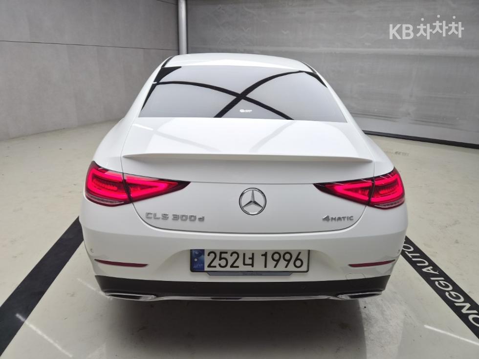 Mercedes-Benz CLS-Class BASE MODEL — фото 3