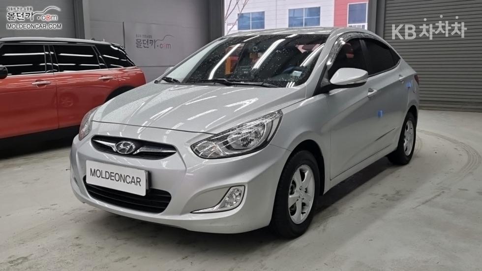 2011 hyundai accent