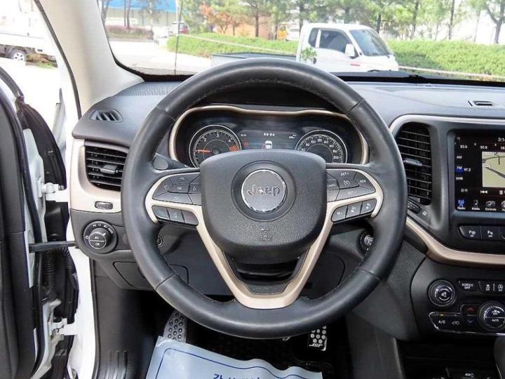 Jeep Cherokee 2.0 Diesel Limited 9