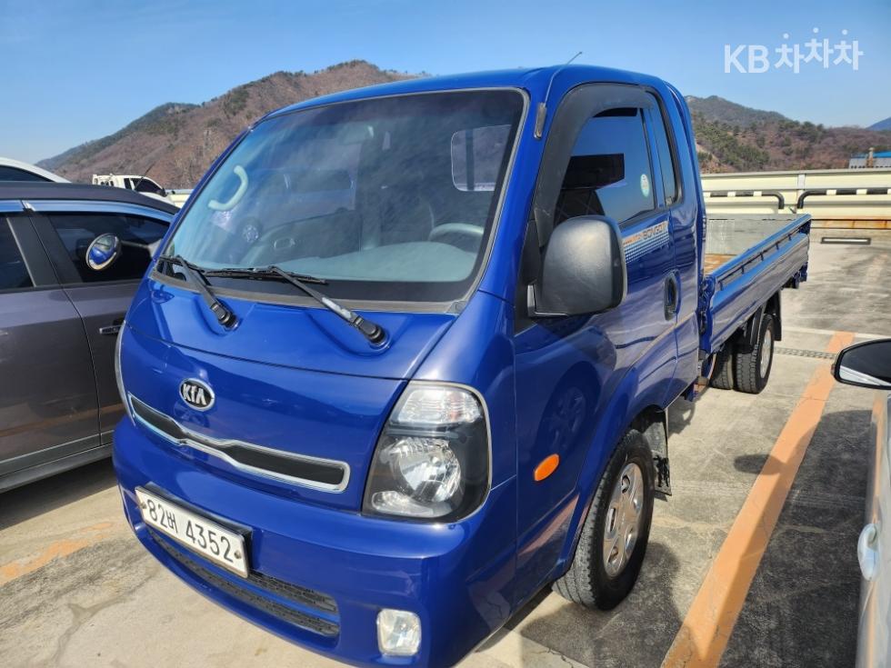 2013 - kia bongo iii