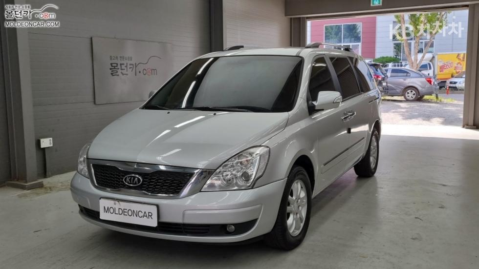 2012 kia carnival