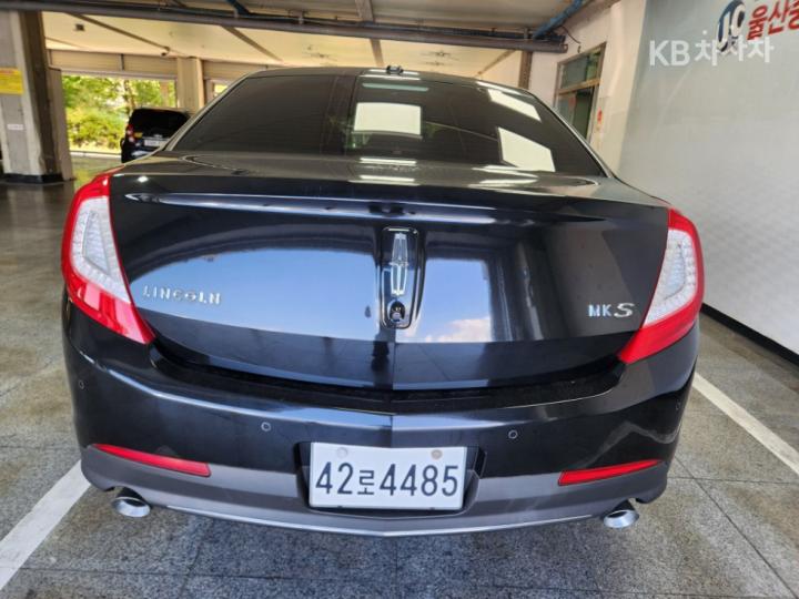 Lincoln MKS New 3.7 4