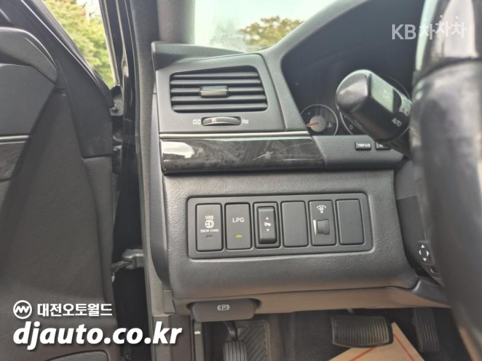 Kia Opirus — miniaturë 17