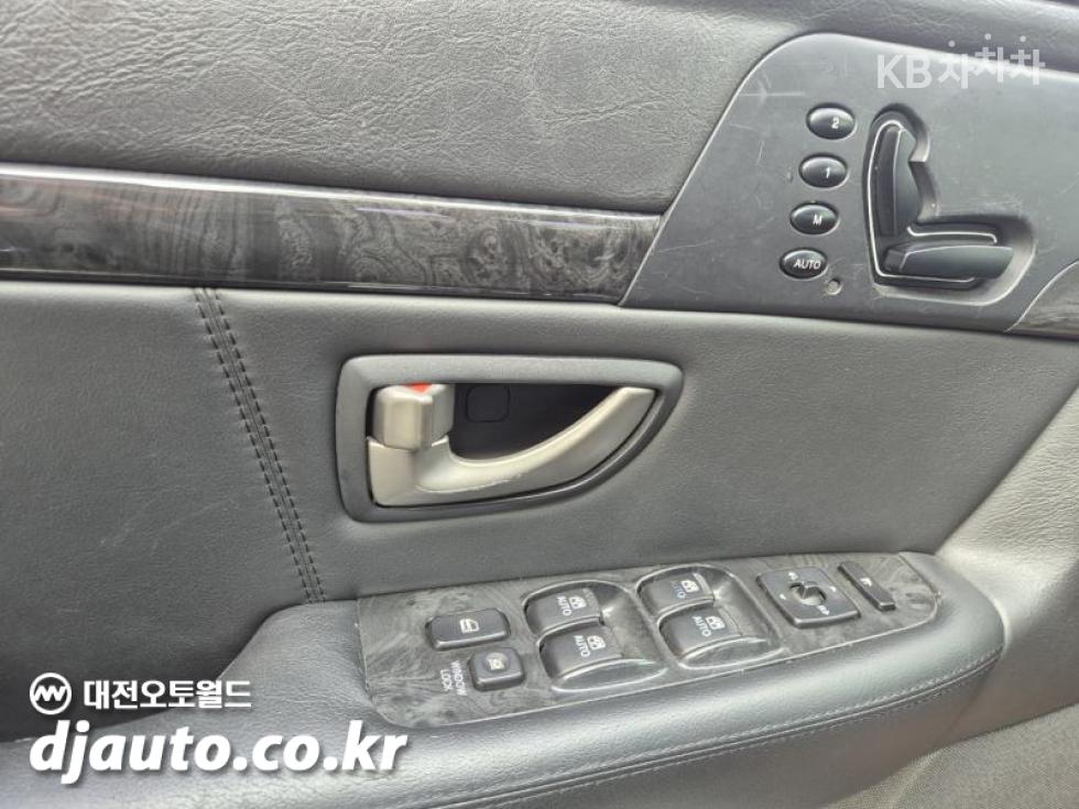 Kia Opirus — miniaturë 18