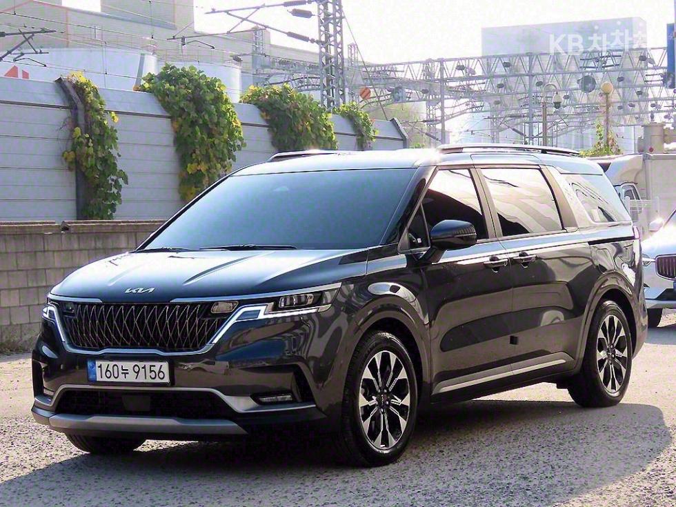 2023 - kia carnival