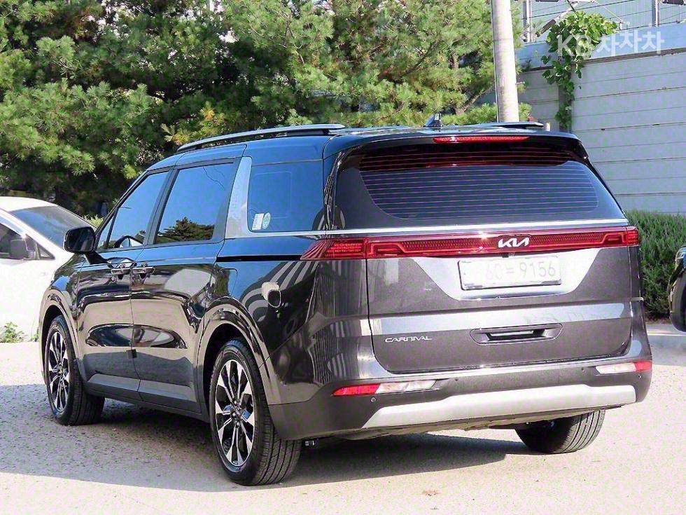 2023 - kia carnival