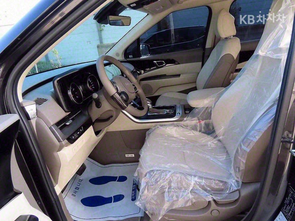2023 - kia carnival
