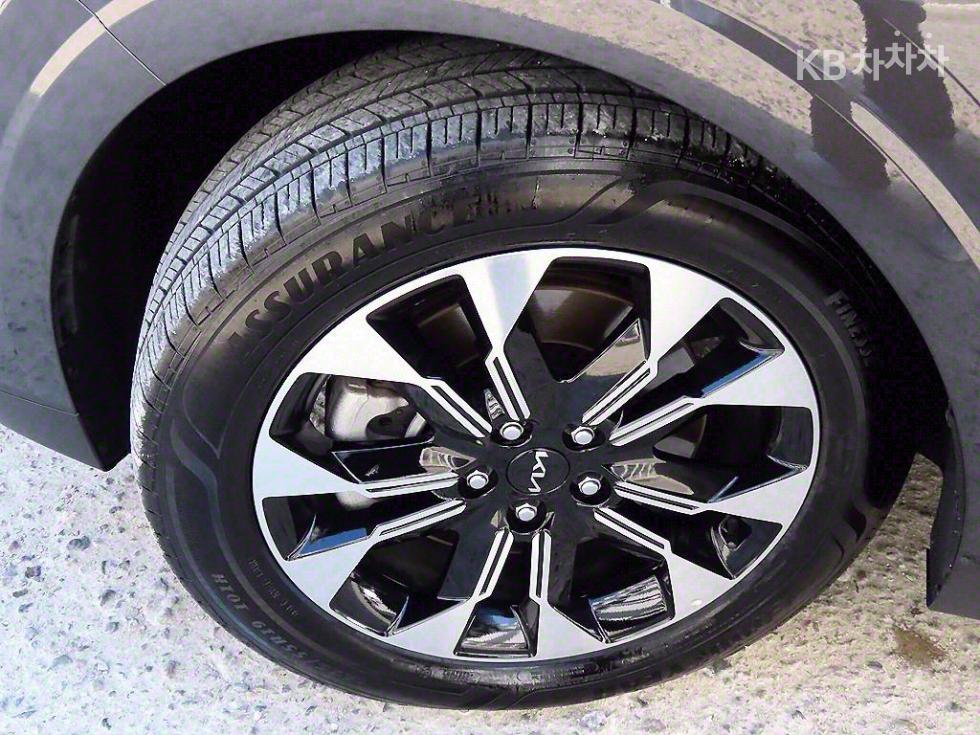 2023 - kia carnival