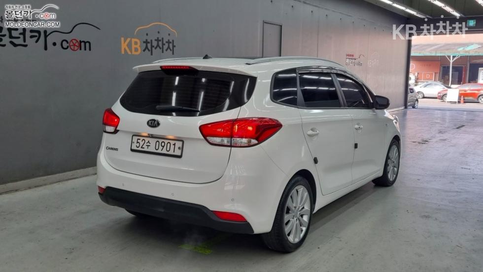 Kia Carens — miniaturë 2