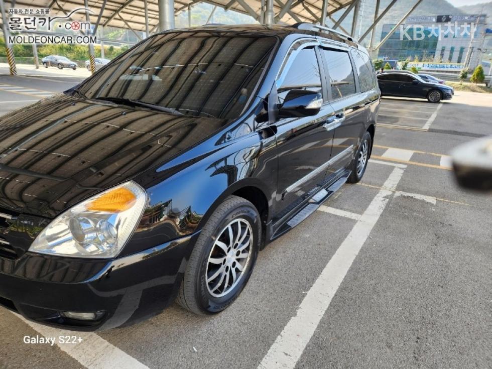 2012 - kia carnival