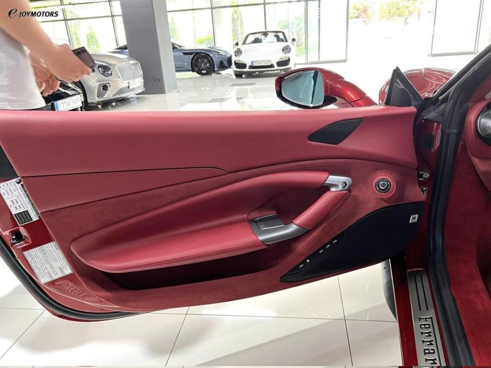 2022 - ferrari f8