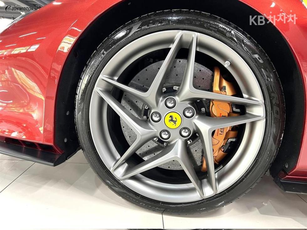 2022 - ferrari f8